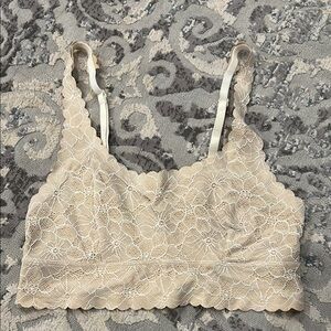 Scallop trim lace bralette
